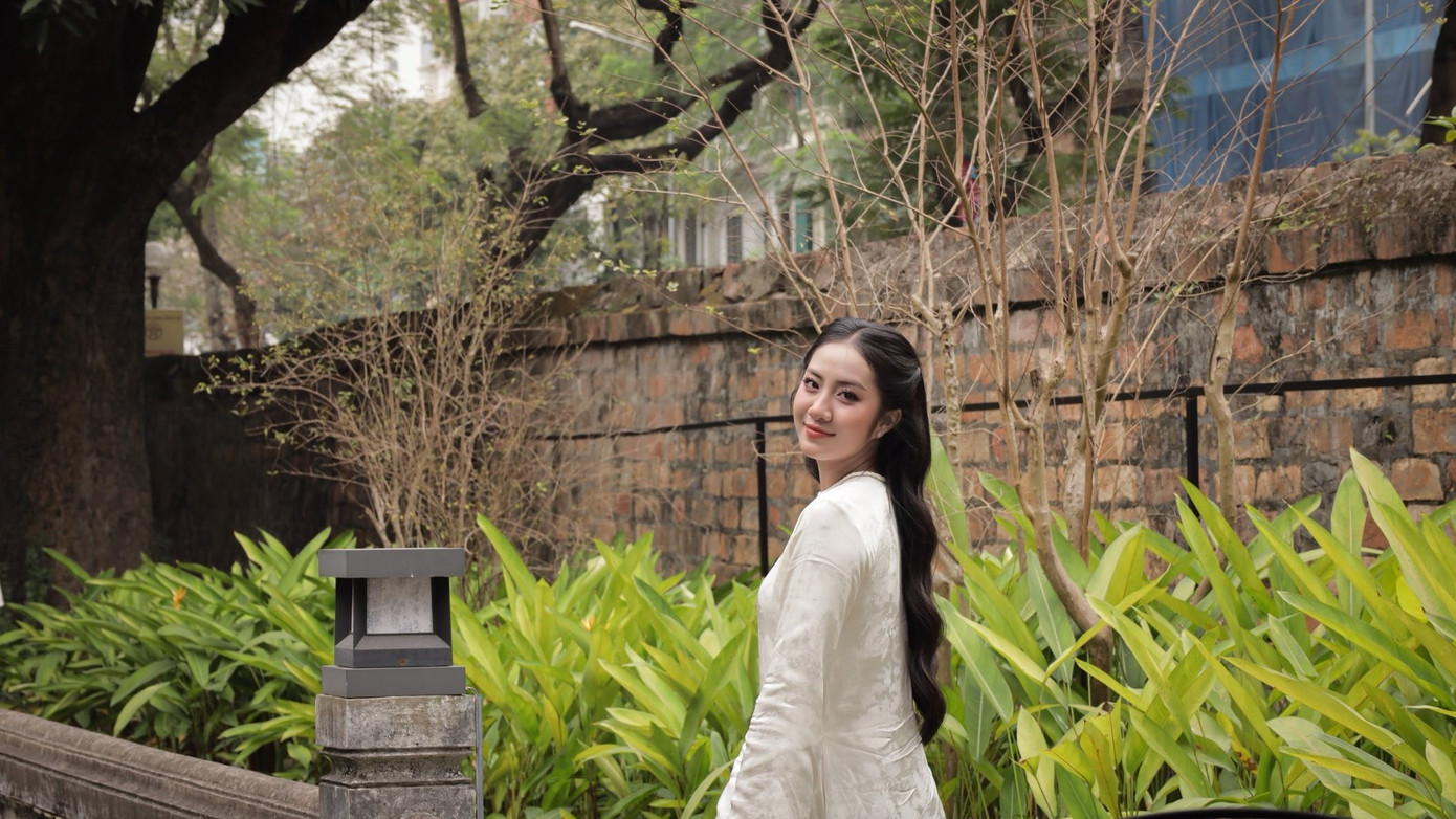 Dàn hoa, á hậu khoe dáng với áo dài Tết- Ảnh 3.