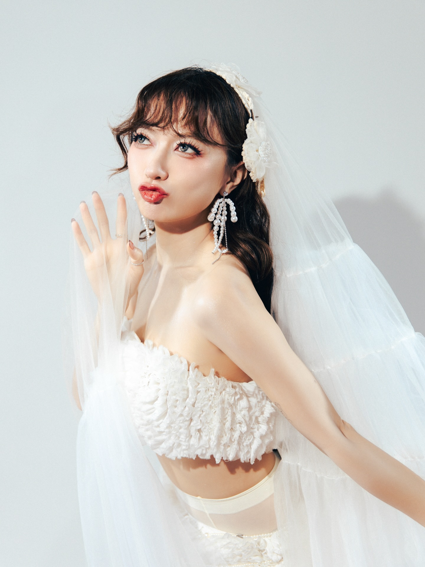 Lộ clip nữ ca sĩ Việt thử váy cưới, chuẩn bị kết hôn với chồng Việt kiều- Ảnh 5.