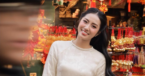 Dàn hoa, á hậu khoe dáng với áo dài Tết 631213198 122167099688922661 2082940790972568260 n 1771054078162 17710540783821403023543 450 0 1141 1320 crop 17710541128691007974966jpg