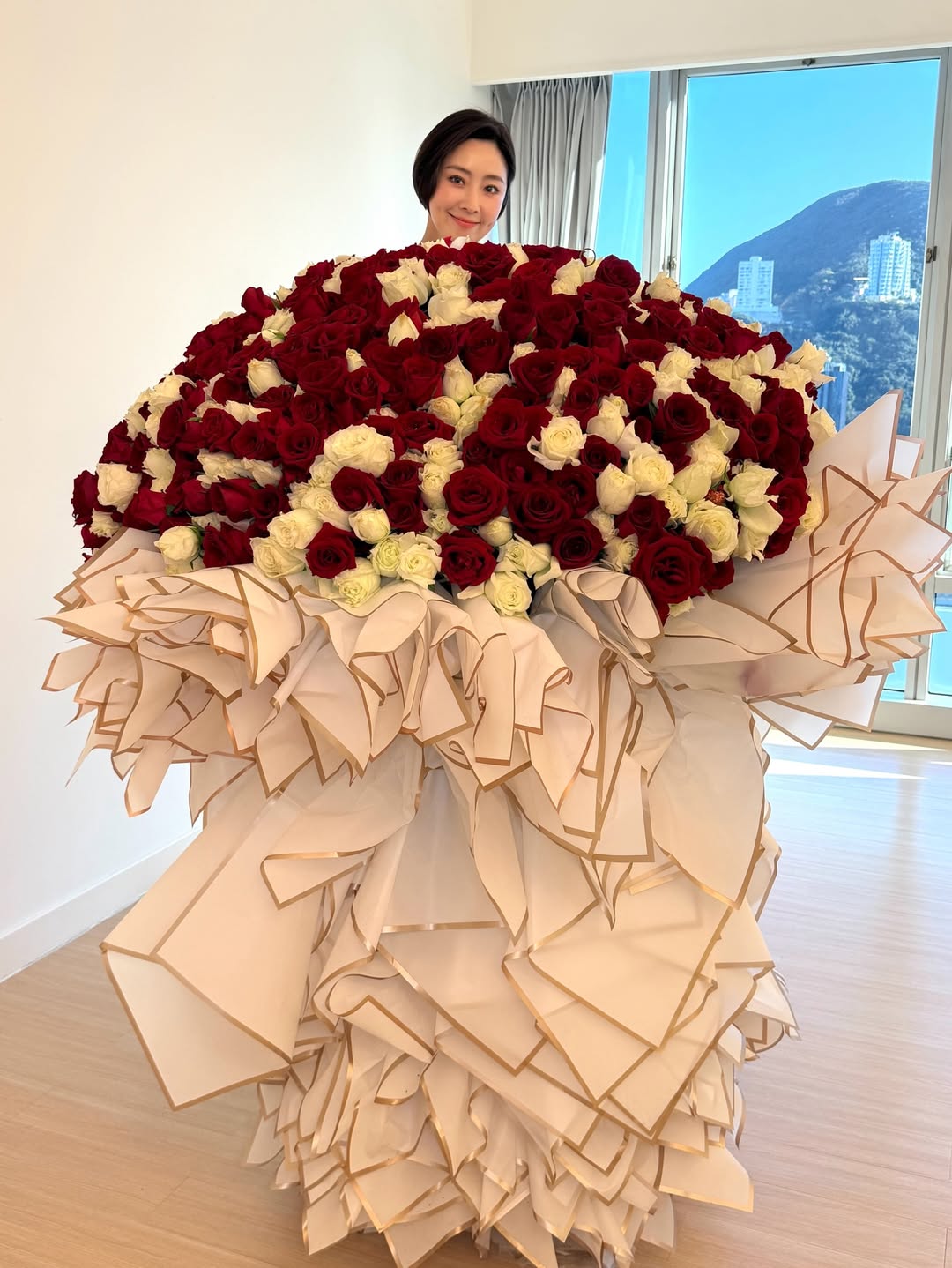 "Kiều nữ chứng khoán showbiz" sắp cưới lần 2, hôn phu là soái ca ngành bảo hiểm và có con riêng 631874104181918479343432428256652064901744968n 1771490622313844673828 1771504557639 1771504558450357003568