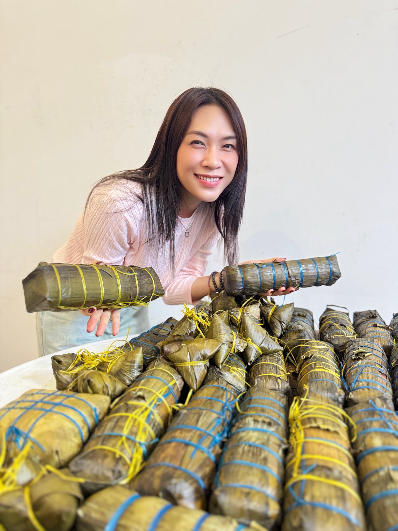 "Team qua đường" bắt gặp Mai Tài Phến "giữ chuỗi" ăn Tết cùng gia đình Mỹ Tâm 63192755114322490416150428560555957376516107n 17711621749452059777552 1771199664832 1771199665044897904029