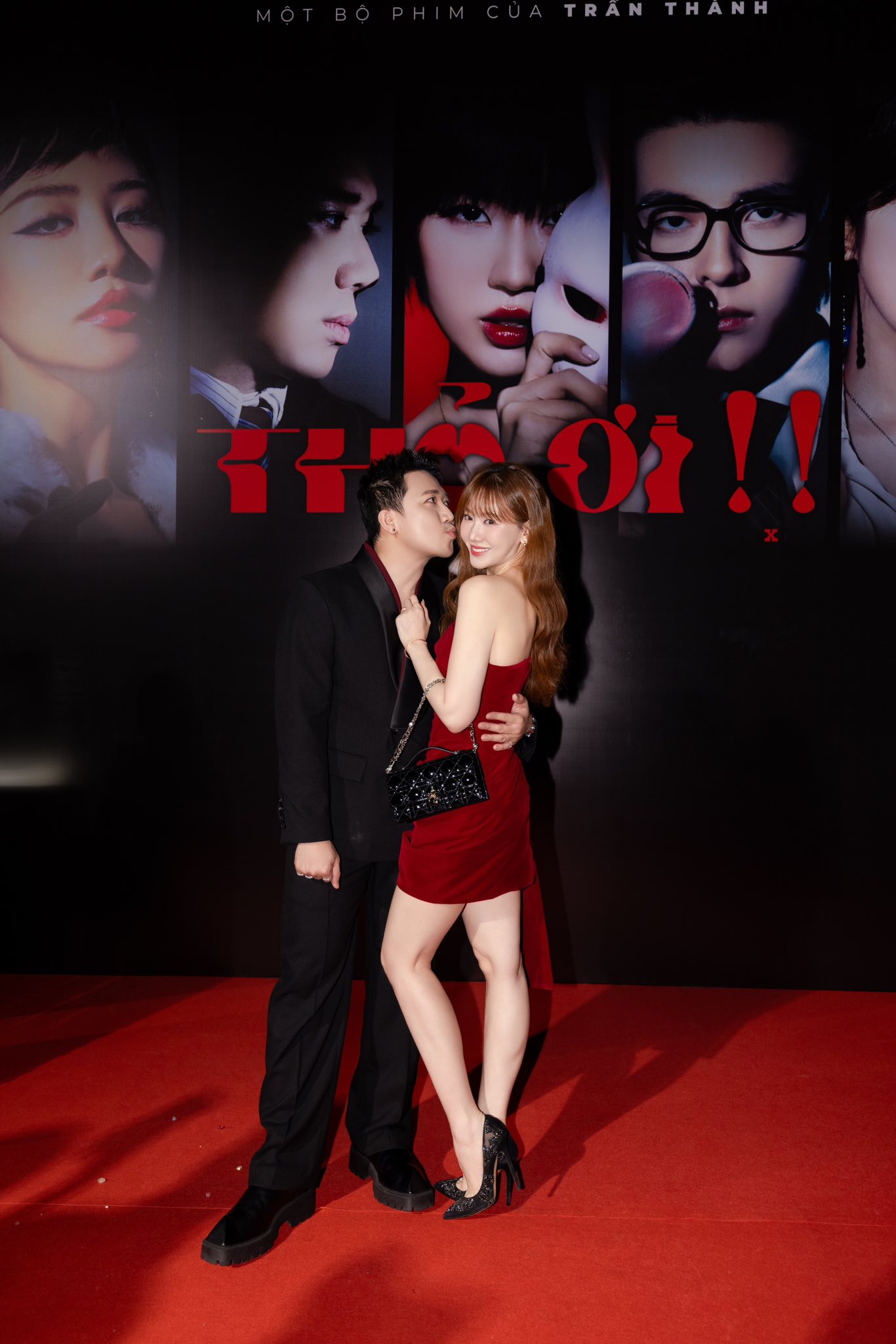 Chuyện không thể ngờ xảy ra với Trấn Thành và Sơn Tùng tại sân bay ngày giáp Tết- Ảnh 4.