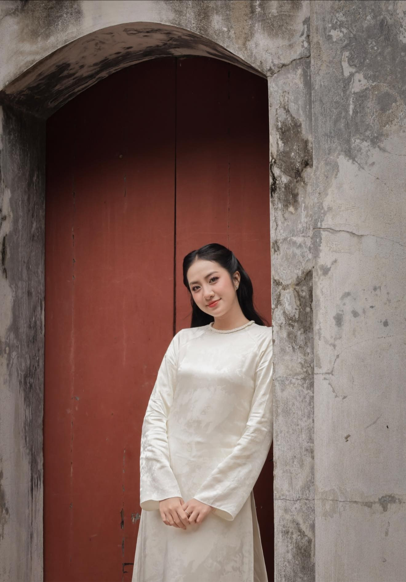 Dàn hoa, á hậu khoe dáng với áo dài Tết- Ảnh 1.