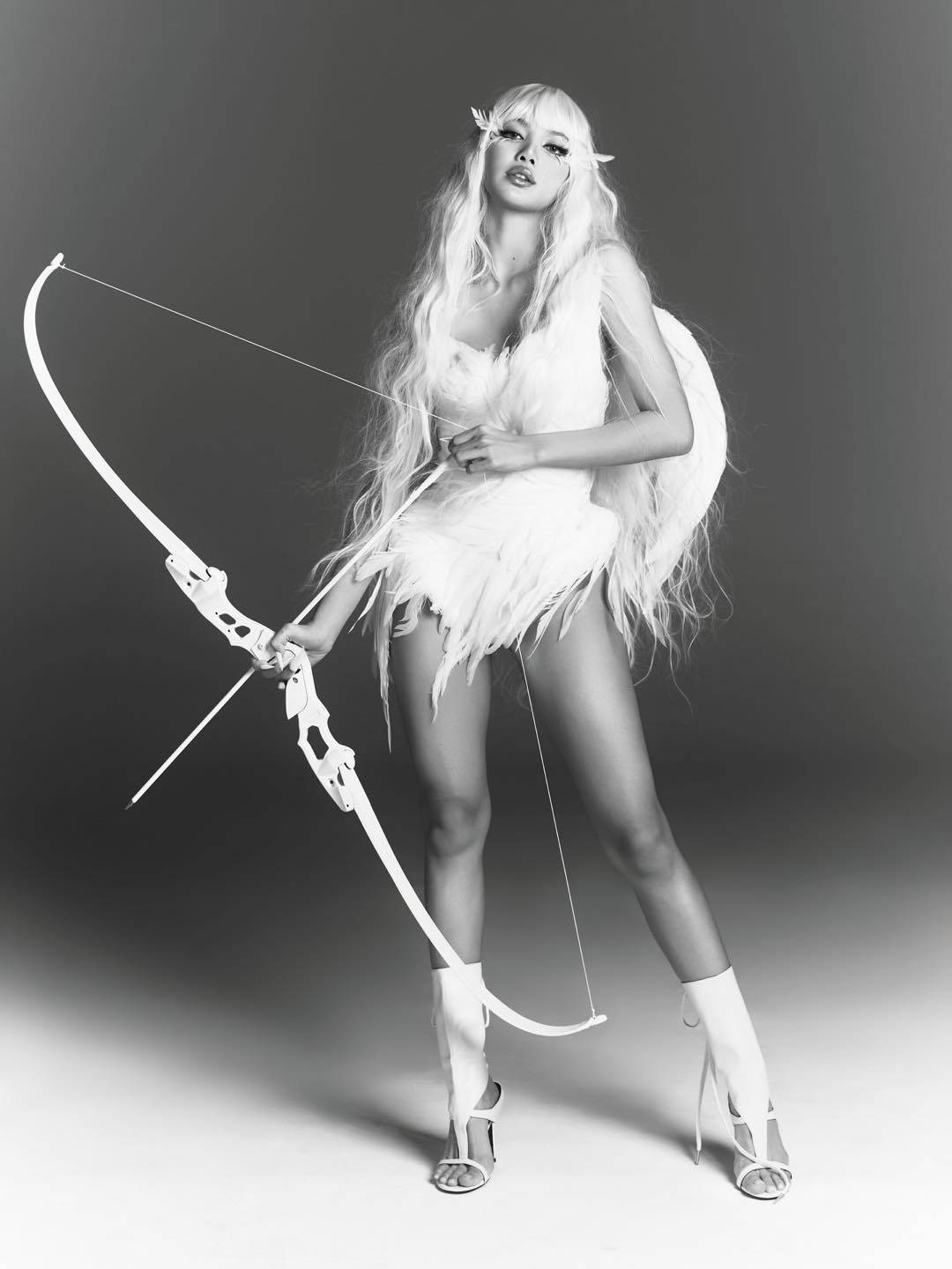 "Cú nổ Valentine 2026" chỉ có thể là nữ thần tình yêu Lisa 63364257813224725832379783587307756699288267n 17710384644302065184554 1771054927074 1771054927307308647414