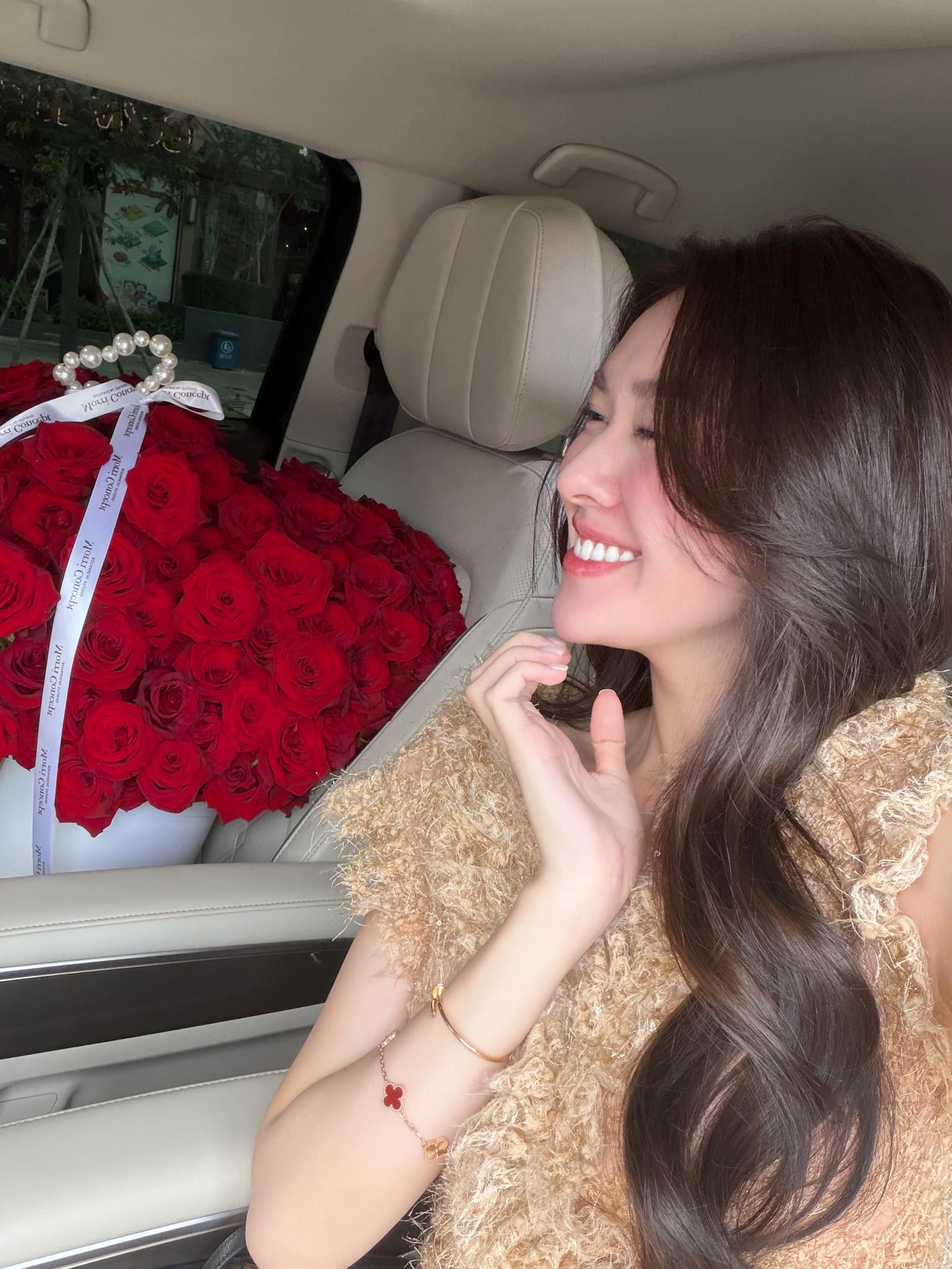 Á hậu Việt lộ thêm hint đang mang thai- Ảnh 1.