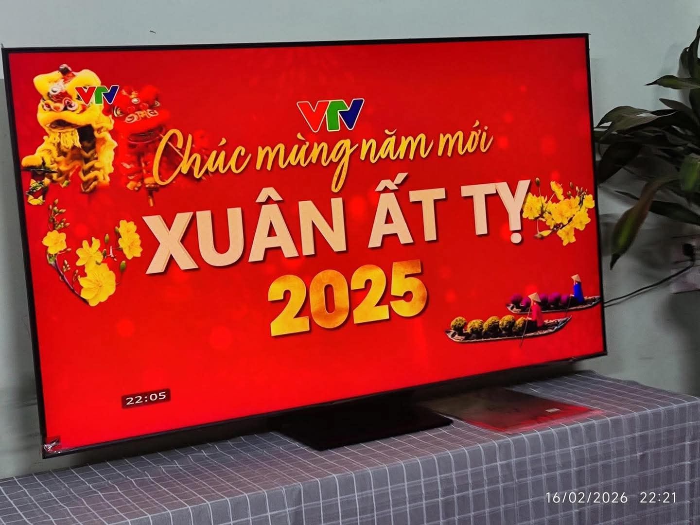 Sai sót ngay trên sóng chương trình đêm Giao thừa khiến MXH xôn xao- Ảnh 2. Sai sót ngay trên sóng chương trình đêm Giao thừa khiến MXH xôn xao- Ảnh 2.