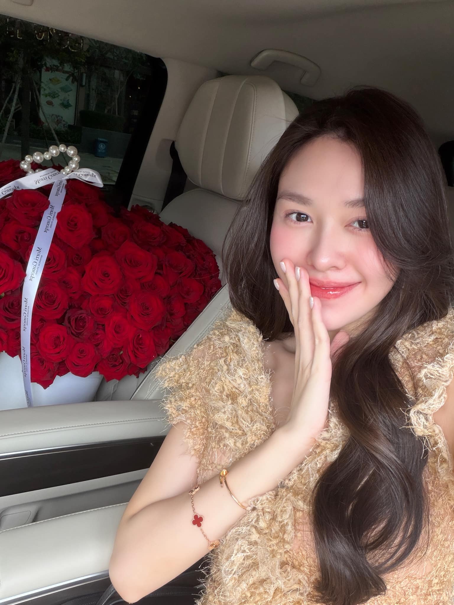 Á hậu Việt lộ thêm hint đang mang thai- Ảnh 2.