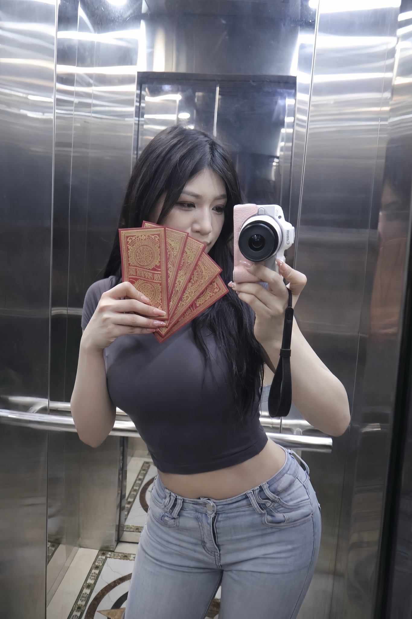 Bóng hồng sới vật Anh Thơ lại trở thành