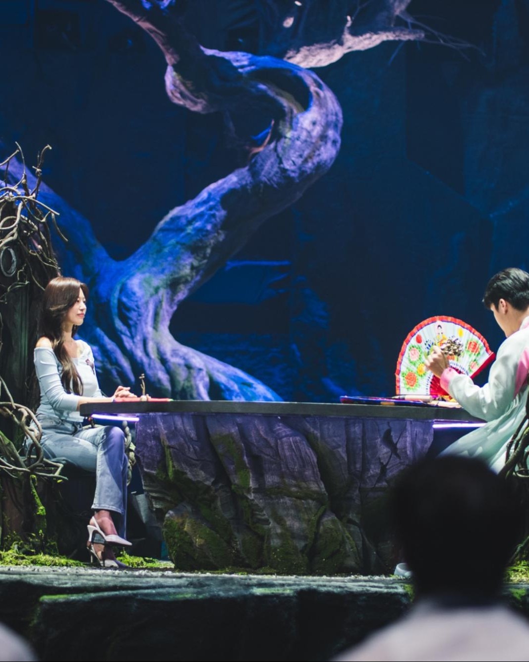 Quá khứ gây sốc của nữ pháp sư sinh năm 1998 đang vụt sáng ở show tâm linh Hàn Quốc- Ảnh 3.