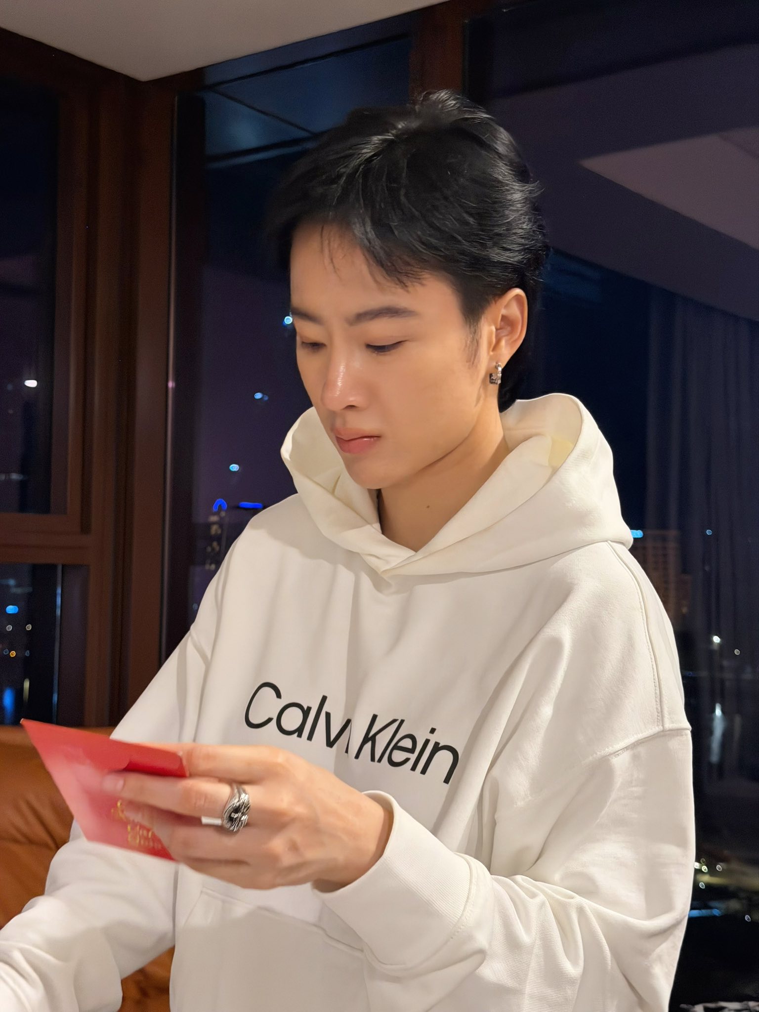 Mỹ nhân Việt nổi tiếng quốc tế nhờ một chiếc váy, nay xuống tóc thay đổi đến mức ai nhìn cũng kêu trời- Ảnh 6.