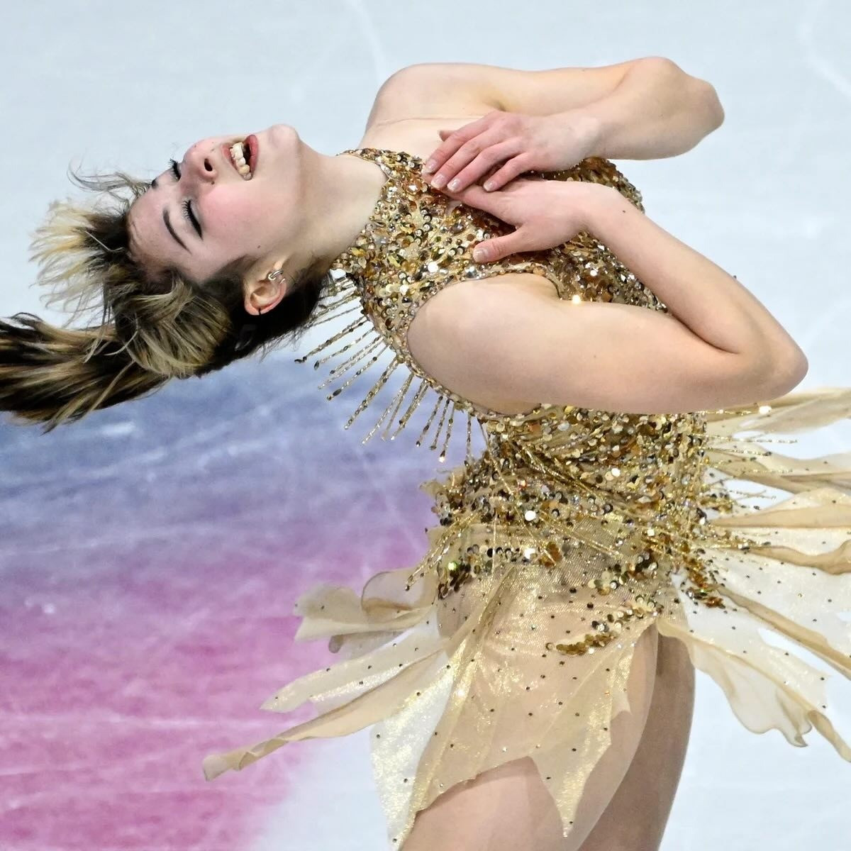 Dung mạo 'thiên thần băng' nổi loạn giúp Mỹ giải cơn khát vàng- Ảnh 8.