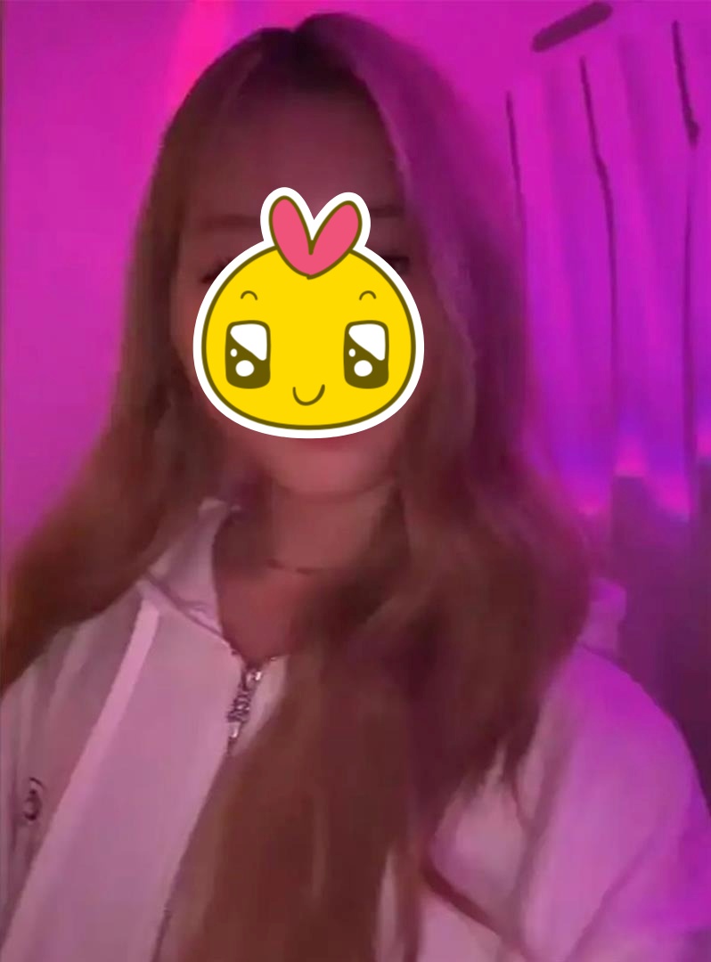 Con gái 16 tuổi của Triệu Vy làm sao thế này?- Ảnh 1. Con gái 16 tuổi của Triệu Vy làm sao thế này?- Ảnh 1.