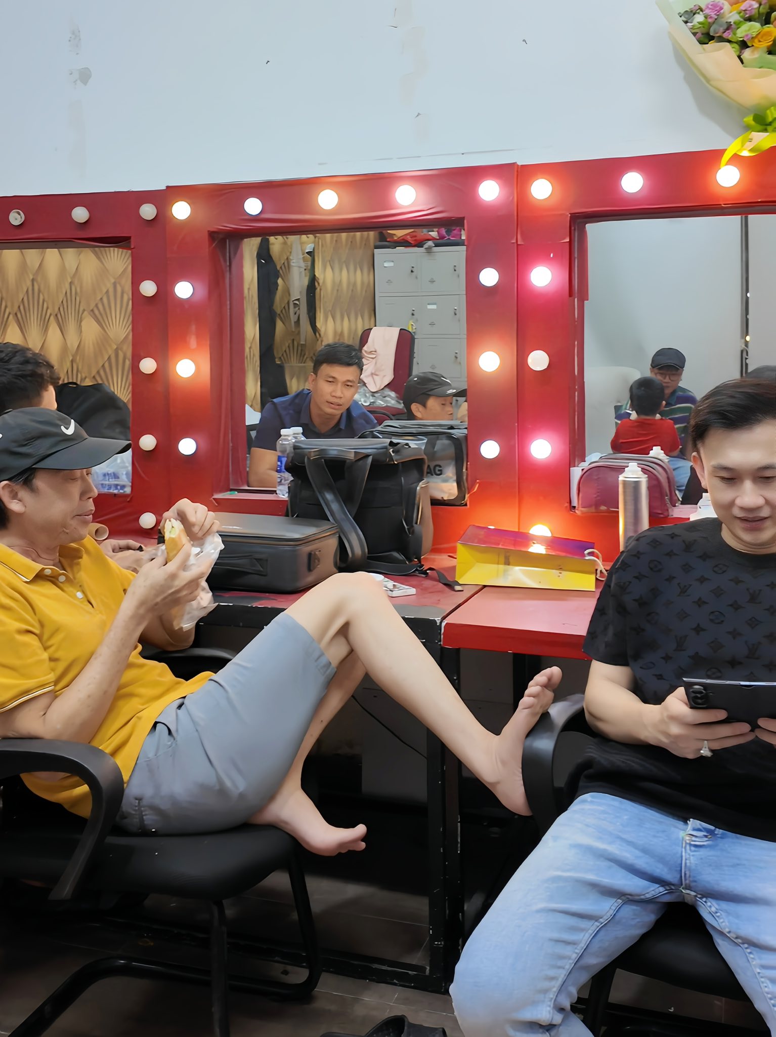 Tình hình sức khỏe của NSƯT Hoài Linh- Ảnh 1.