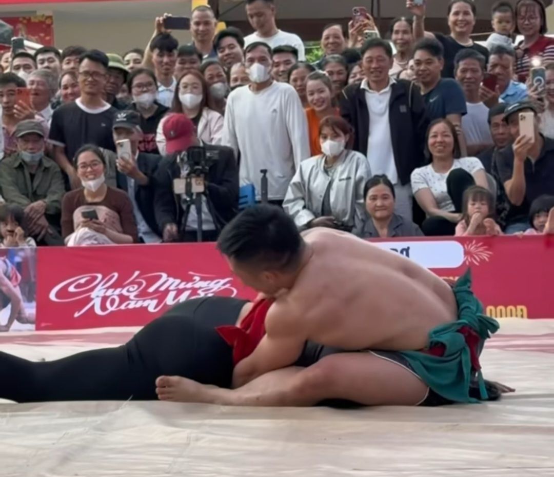 Bóng hồng sới vật Anh Thơ lại trở thành