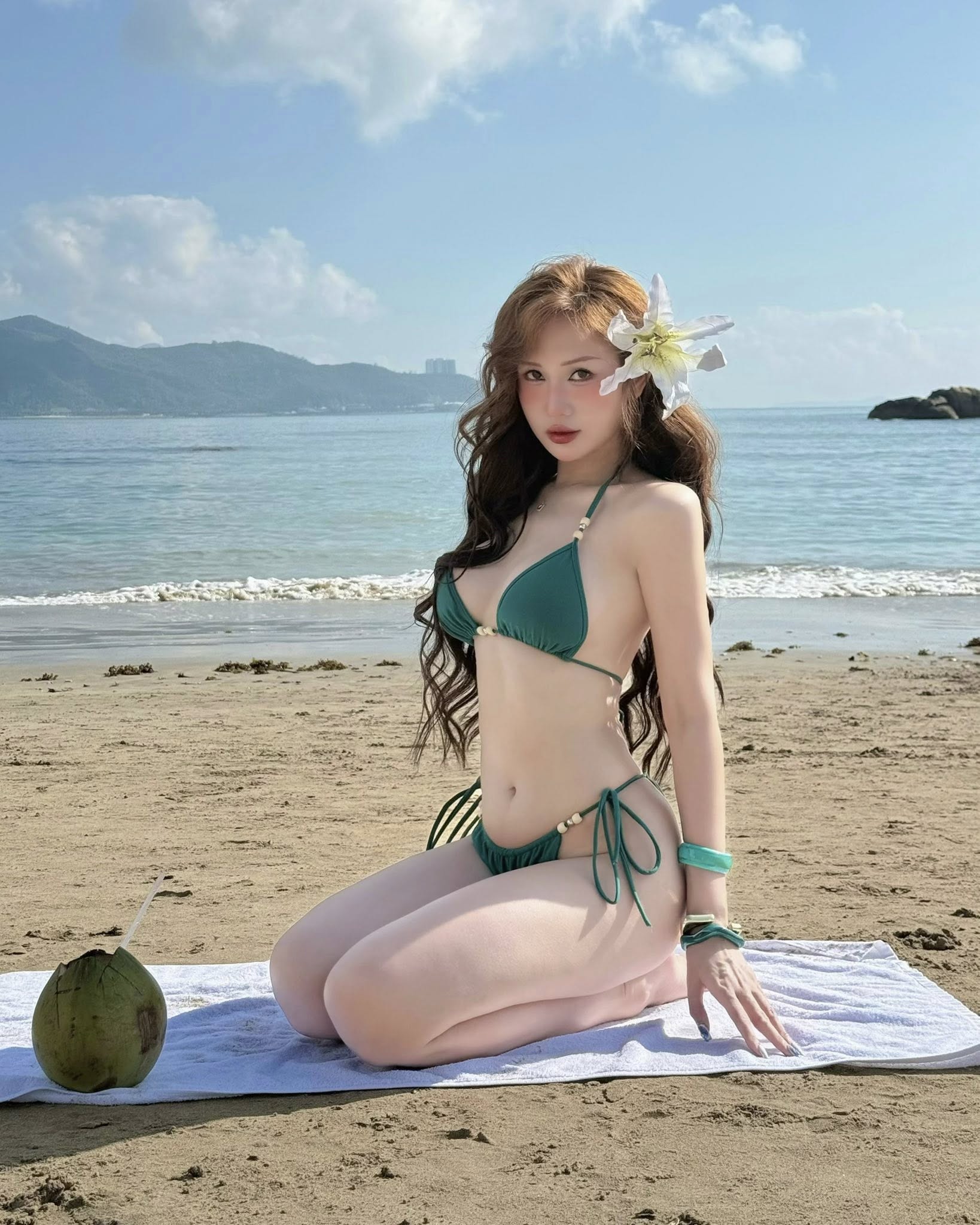 Hướng dẫn tạo dáng đi biển, bộ ảnh của hot girl này khiến người xem không thể rời mắt- Ảnh 1. Hướng dẫn tạo dáng đi biển, bộ ảnh của hot girl này khiến người xem không thể rời mắt- Ảnh 1.