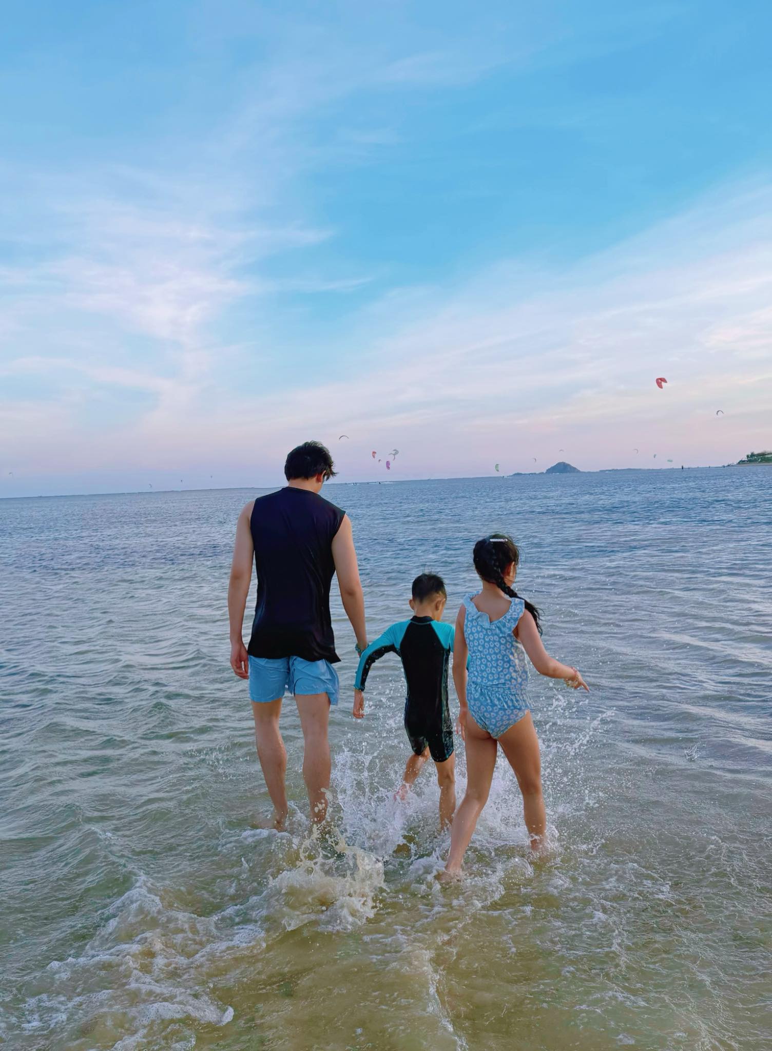 Diệp Lâm Anh đưa bạn trai ra mắt gia đình?- Ảnh 2. Diệp Lâm Anh đưa bạn trai ra mắt gia đình?- Ảnh 2.