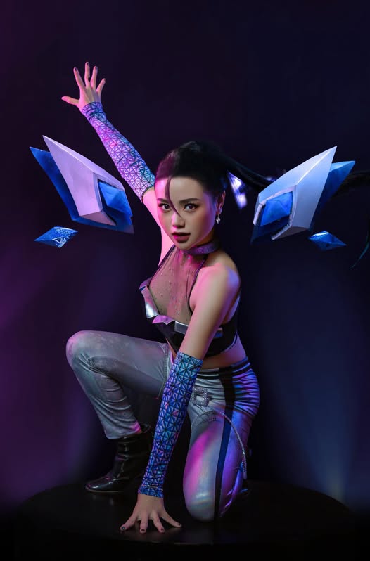 Chạm mặt Ái Nữ Hư Không Kai'Sa phiên bản Mai Linh Zuto, fan nam