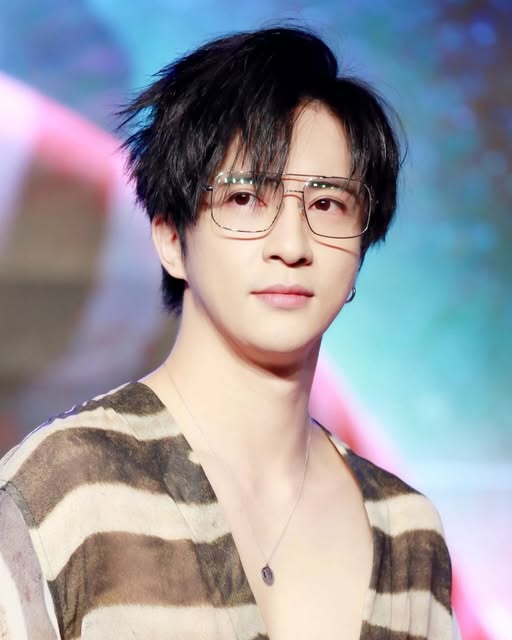 Ca sĩ Tiết Chi Khiêm bị bạn gái cũ