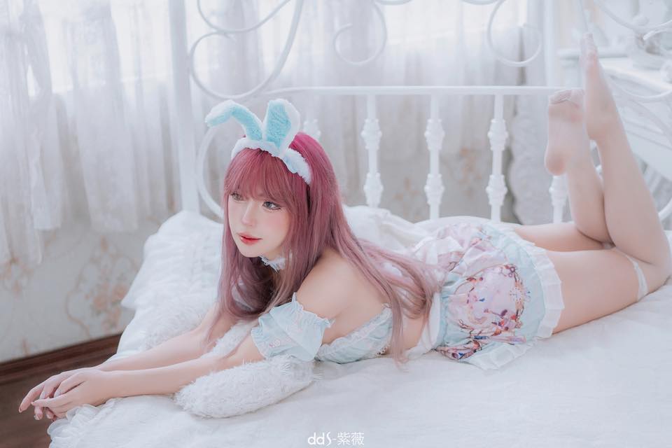 Chán nấu ăn, UNa To Uyen cosplay thành cô thỏ xinh đẹp