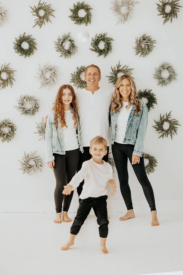 Rợn người clip máy bay lao xuống đất khiến gia đình 1 ngôi sao thể thao và toàn bộ hành khách thiệt mạng- Ảnh 1.