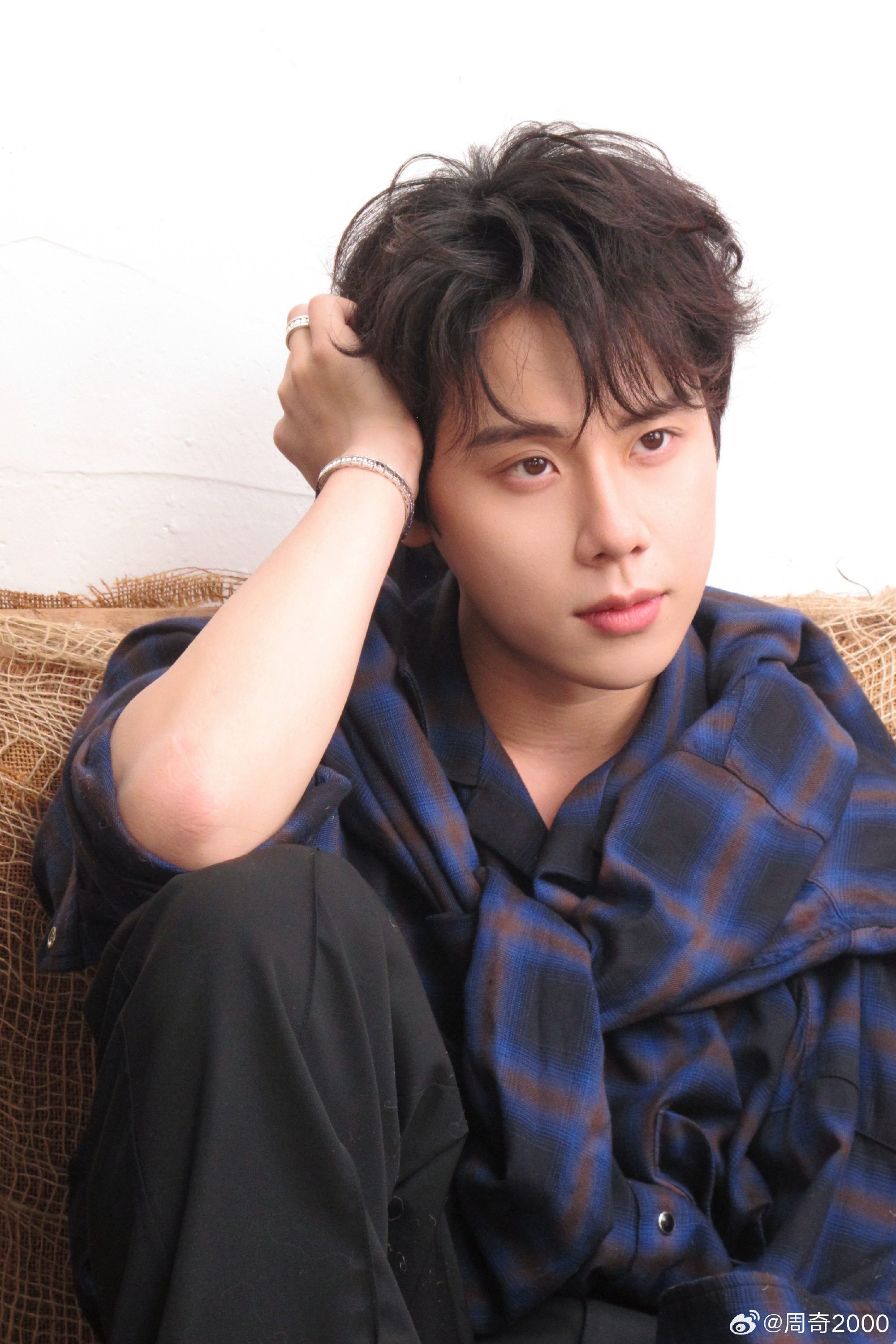 1 cặp sao hôm qua mới lộ clip hẹn hò ở nhà riêng, hôm nay nhà gái đã tuyên bố