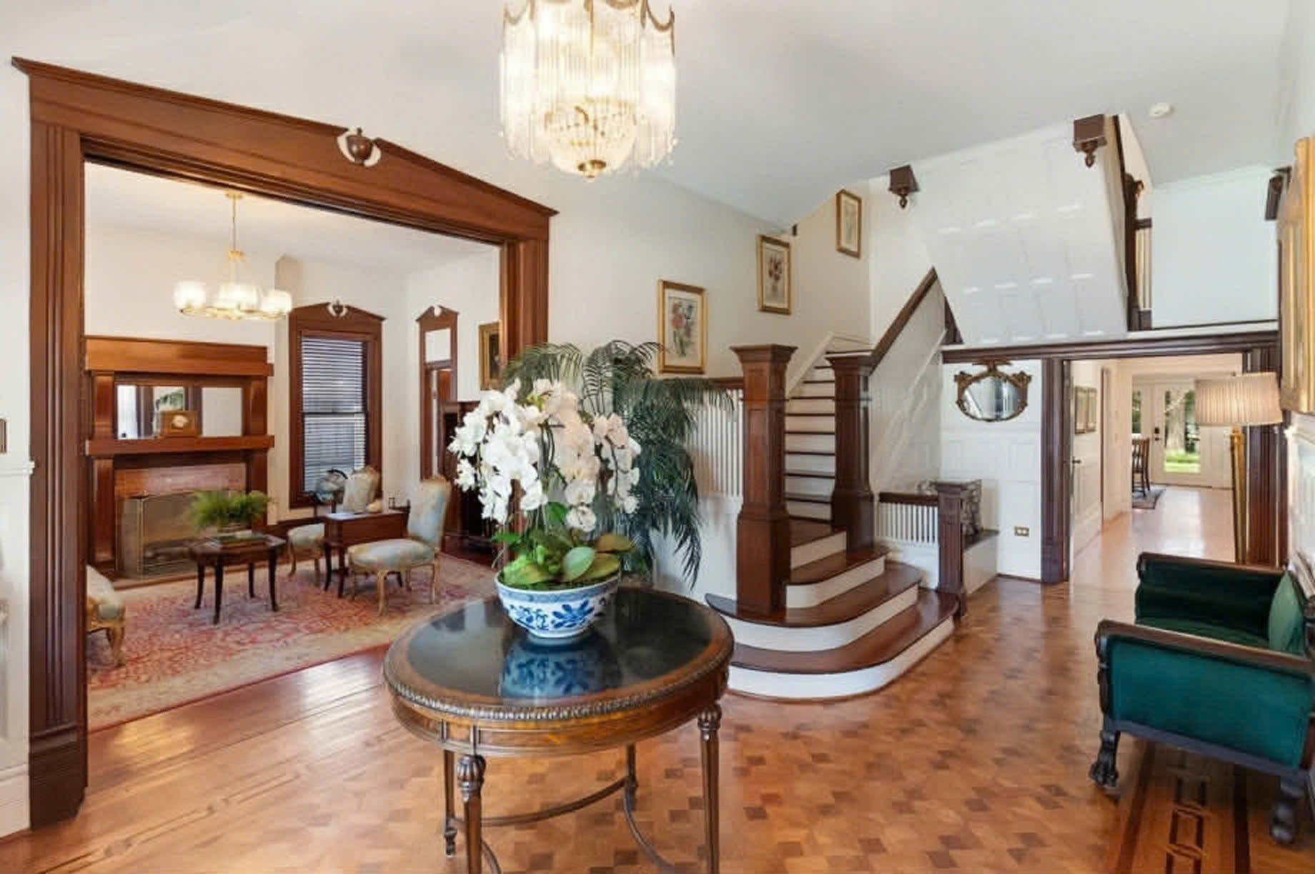 Hoa hậu Việt vừa mua biệt thự hơn 36 tỷ: Khuôn viên lên đến 7.600m2, cận cảnh nội thất bên trong mới gây choáng- Ảnh 10.