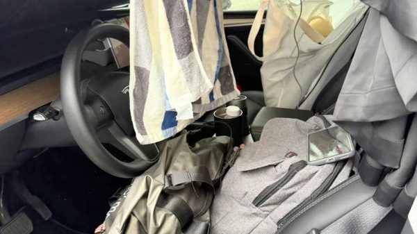 Ông bố sống trong xe ô tô suốt 4 năm để tiết kiệm tiền cho vợ con 7 1752049840 672 width1920height2558