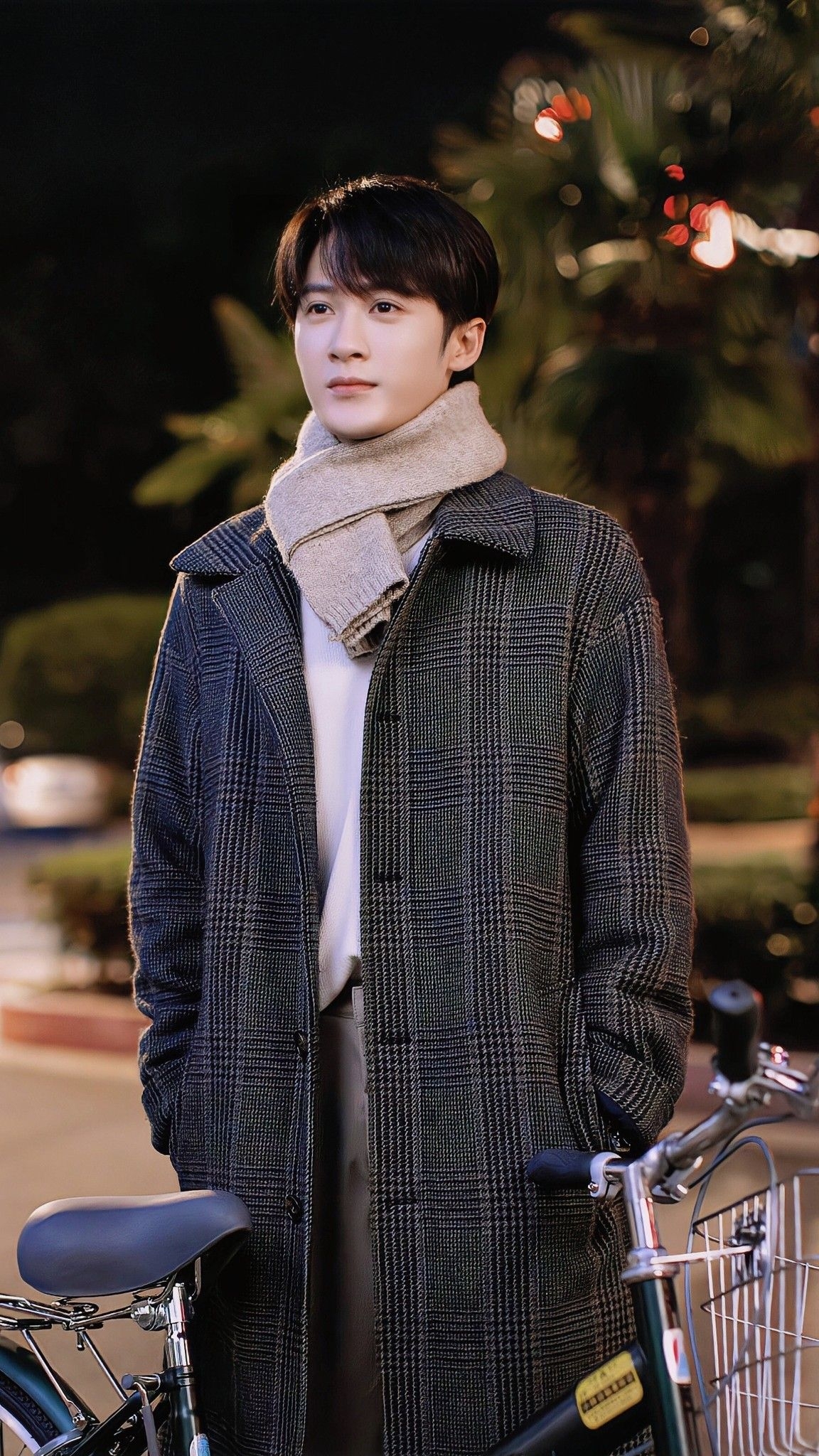 Vạn sự đều có giá chỉ visual này vô giá: Mặt như tranh vẽ còn diễn đỉnh, cao thêm 10cm thì có cả thế giới- Ảnh 1.