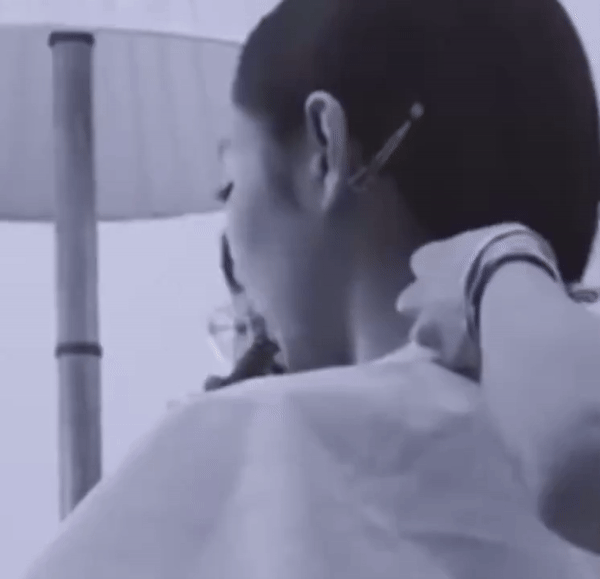 Jennie (BLACKPINK) bị chỉ trích- Ảnh 4. Jennie (BLACKPINK) bị chỉ trích- Ảnh 4.