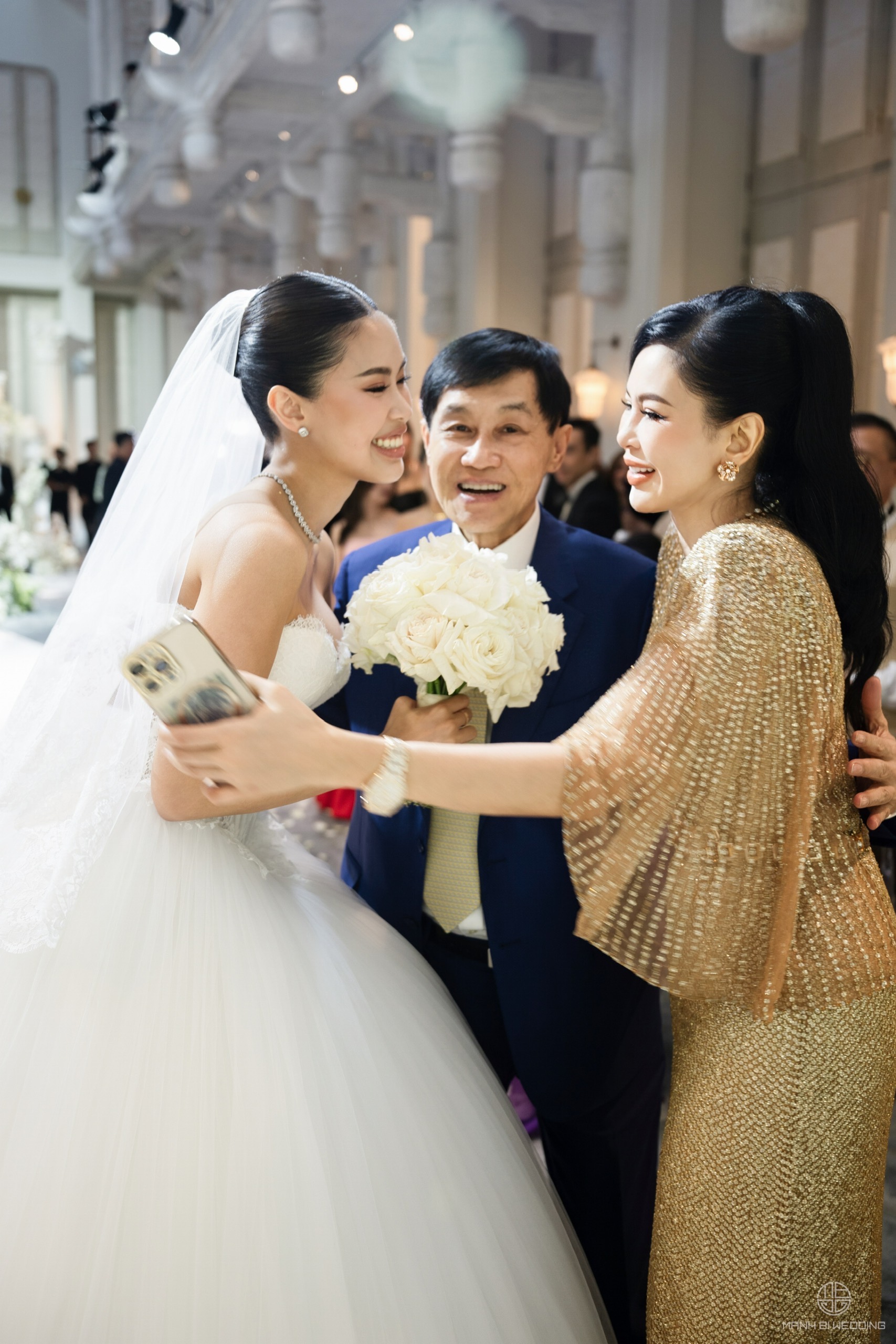 Điều phu nhân tỷ phú Johnathan Hạnh Nguyễn chỉ làm trong đám cưới ái nữ, 2 con dâu không có đặc quyền này!- Ảnh 2.