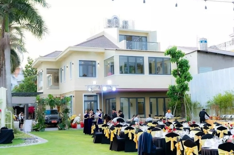 "Cô thư ký xinh đẹp" cưới đại gia nổi tiếng: "Chồng chỉ cần ngồi im và cười, phần còn lại để vợ lo" 75a8e06784cf 1113 1757059366217 1757059366662241480056 1772592578737 17725925792261610831631 1772592639405 1772592640231887008498 1772606183167 1772606183451402738763