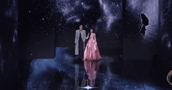 Hóa điên với hoàng tử - công chúa đẹp nhất Đêm Hội Weibo 2026: Visual sáng rực khung hình, mang đám cưới đến giùm 7b01b379 b59f 425c 97dc e37ced2799bb 1770286826067963916128 73 0 383 592 crop 17702868412431879684614gifpng