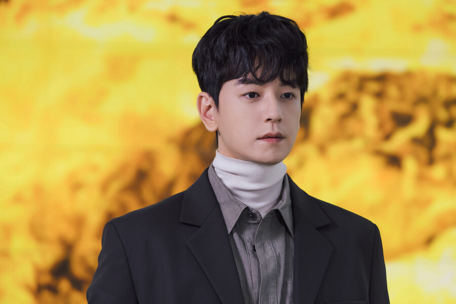 Nam thần 1m86 từng đóng Vườn Sao Băng, nay hết thời đi làm thuê ở kho vận, 3 năm không được mời đóng phim- Ảnh 1.