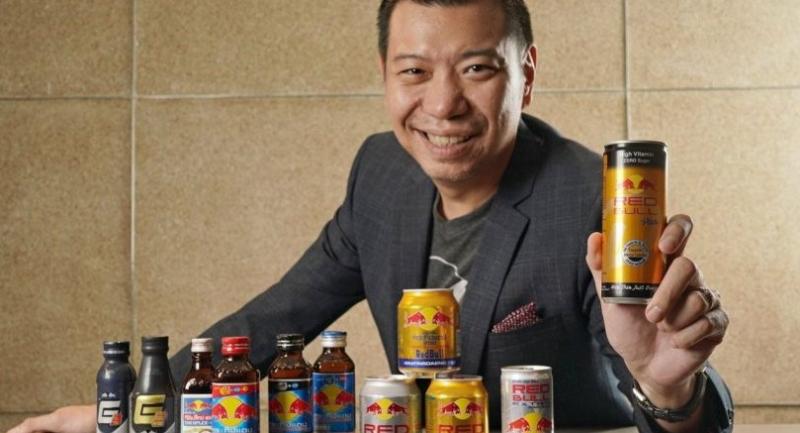 Từ cơn buồn ngủ của một doanh nhân đến đế chế tỉ đô: Sự thật ít biết về nguồn gốc “hàng Thái” của Red Bull- Ảnh 1.
