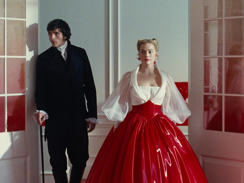 Cặp đôi đẹp nhất thế giới hiện tại: Lên đồ đồng điệu như fashion show,