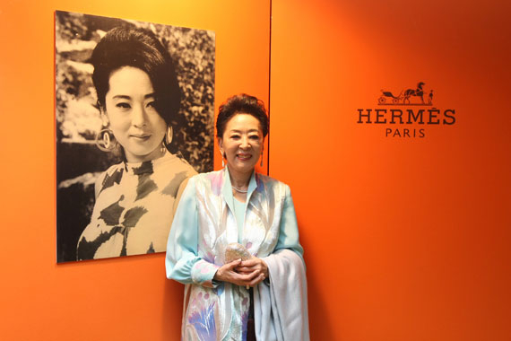 "Elizabeth Taylor của phương Đông" qua đời 8535761533693255 002902 1765420955861 176542095711320895800