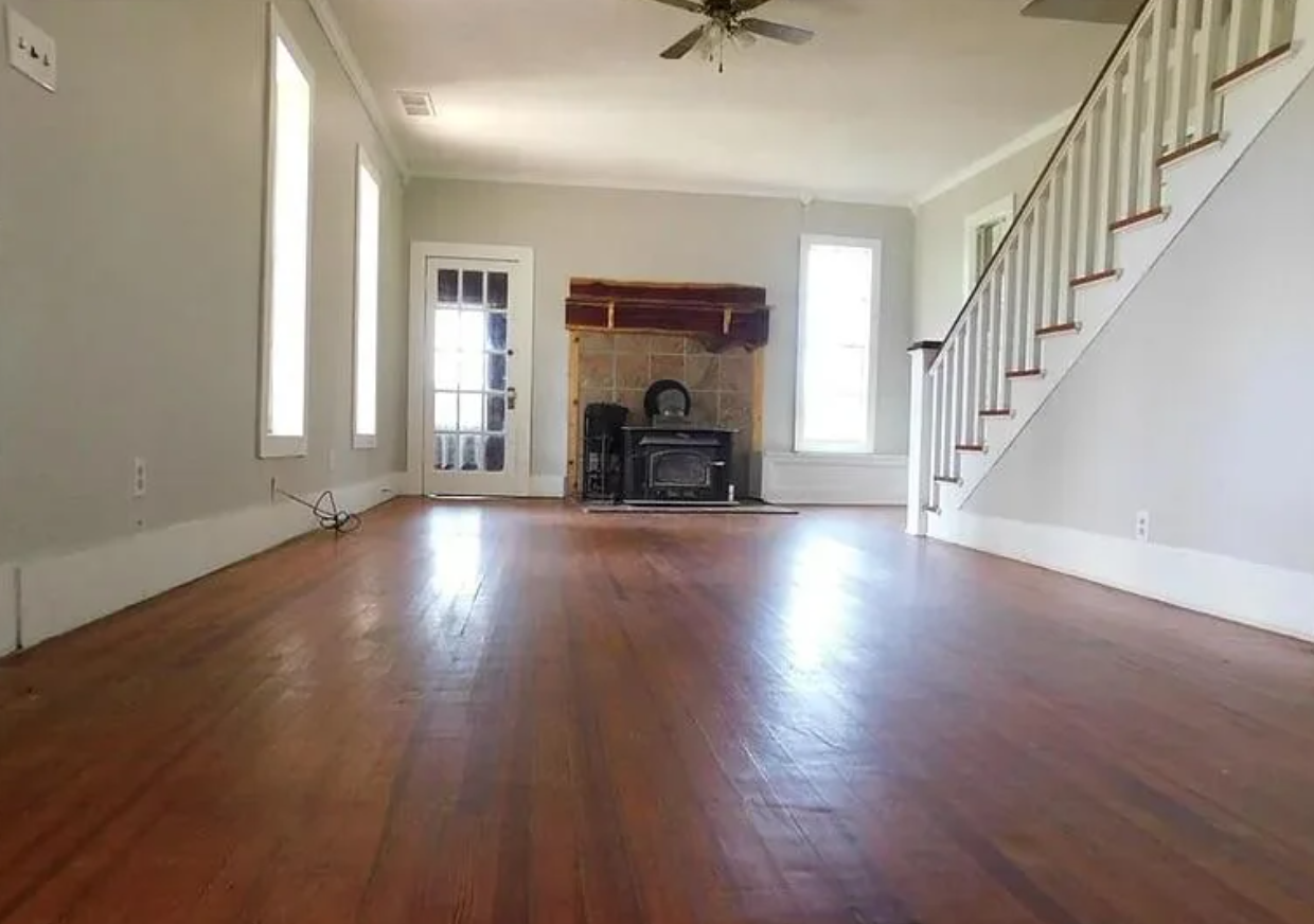 Định mua nhà mới nhưng con liên tục gào khóc, vài năm sau mẹ mới biết mình đã thoát một kiếp nạn sinh tử- Ảnh 2.