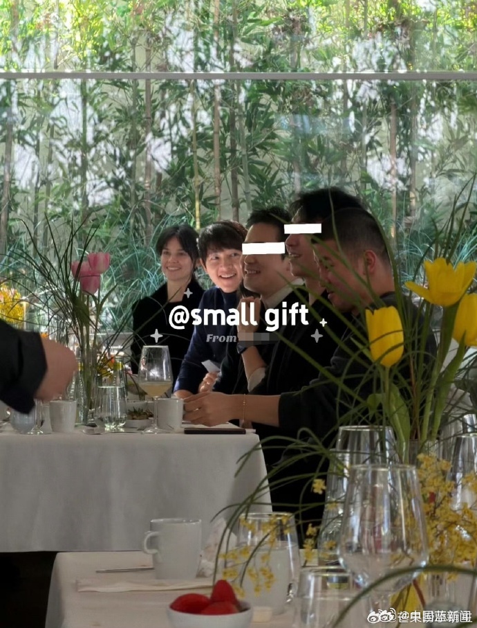 "Tóm dính" Song Joong Ki và vợ Tây hiếm hoi lộ diện, nhan sắc cam thường hút hơn 40 triệu lượt xem 8842ff52ly1i9w1pge32nj20j60p7tf6 1 1770017720466255321127 1770023498519 1770023498792166841422