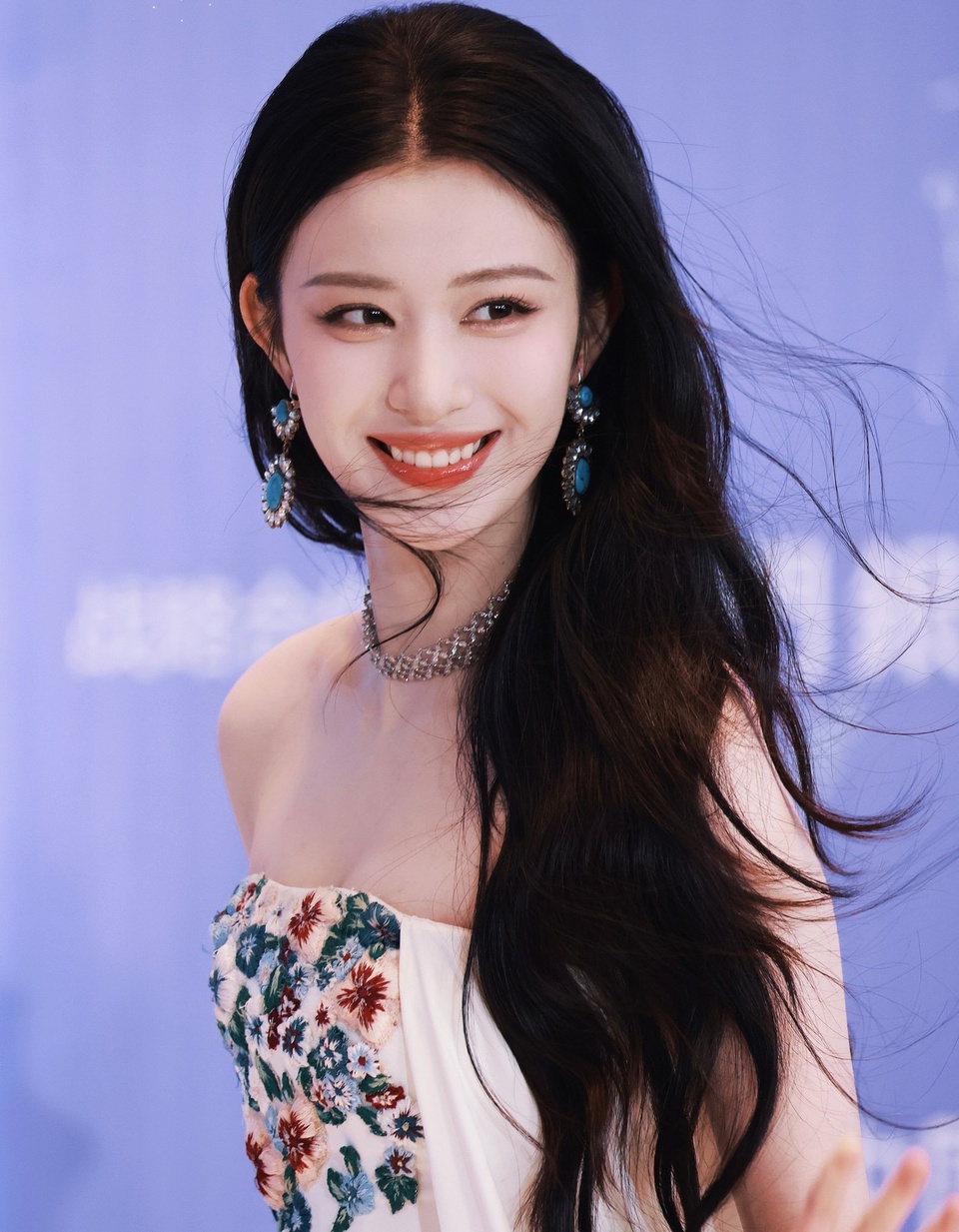 "Tiểu Lưu Diệc Phi" hút hồn khán giả bởi vẻ đẹp vừa thuần khiết vừa quyến rũ 9 1770869696261 1770869696461897628640