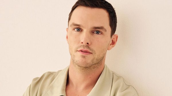 Diễn Viên Nicholas Hoult Hé Lộ Nỗi Sợ Thuở Nhỏ Và Hành Trình Tới Lex Luthor 925 420 mazyjpg