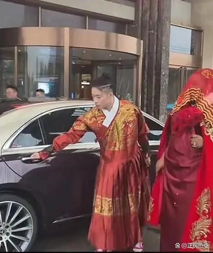 Chú rể Trung Quốc cưới cô dâu Mỹ hơn 20 tuổi: Tin đồn