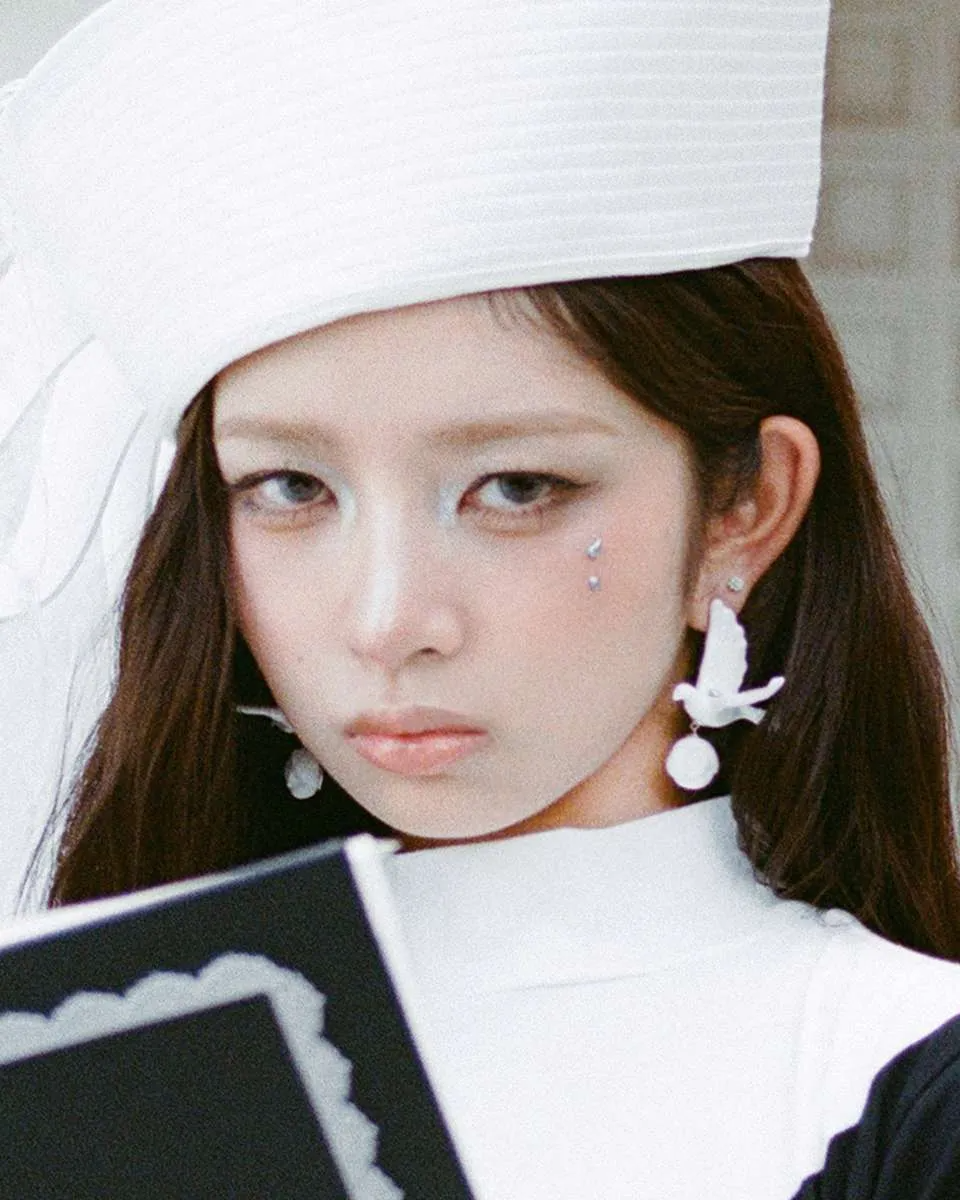 Xuất hiện cô gái có tỷ lệ cơ thể hoàn hảo hơn cả Lisa, nhan sắc như búp bê sống thách thức luôn cam thường- Ảnh 7.