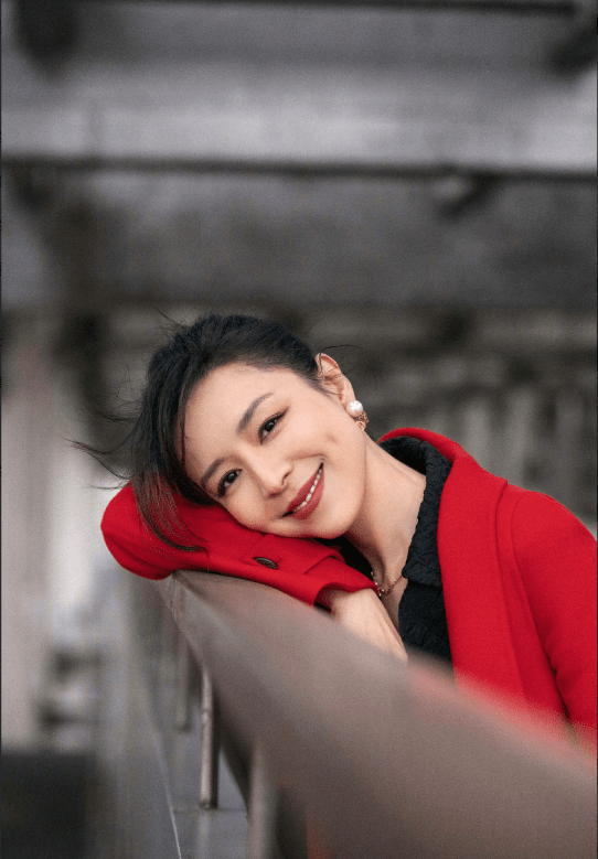 Nữ diễn viên phim giờ vàng ngoại tình chấn động: Bị phát hiện làm chuyện xấu hổ với đạo diễn đáng tuổi cha- Ảnh 6.