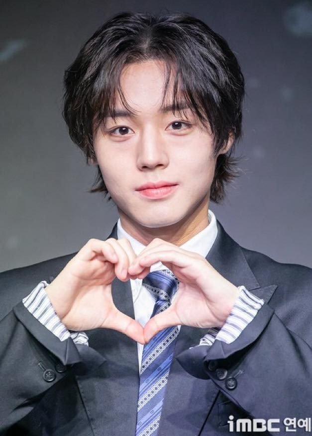 Chân dung nam diễn viên hút 10 triệu người đến phòng vé - 13