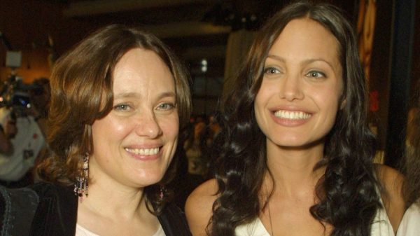 Angelina Jolie công khai vết sẹo cắt bỏ ngực a211 1765940722608 17659407229121011252234