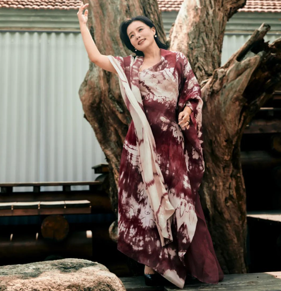 Một nữ ca sĩ tặng hơn 100 món quà để níu kéo tình cảm với người chồng ngoại tình- Ảnh 4.