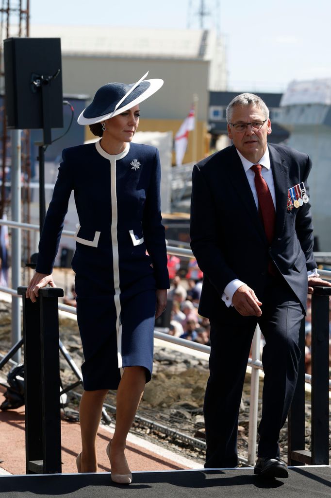 Công chúa Charlotte đang viết tiếp