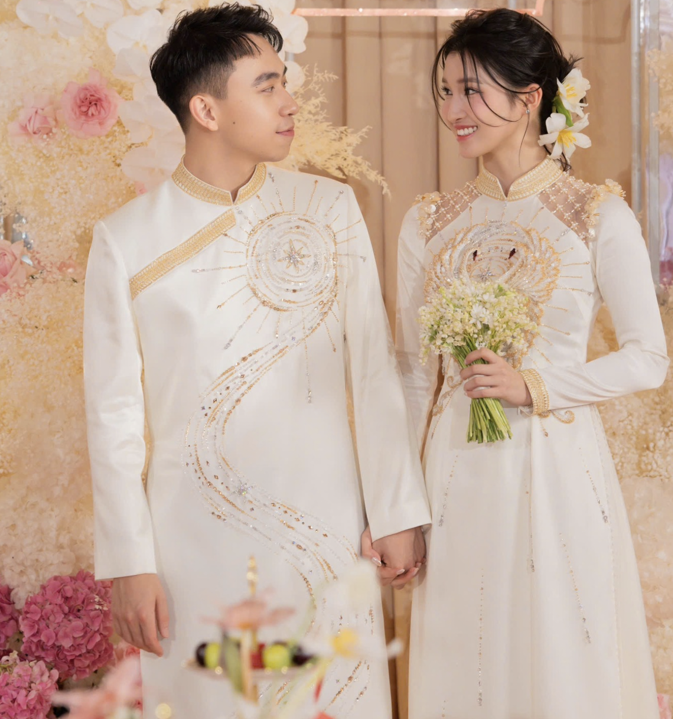 Loạt chi tiết nói lên nhiều điều trong ngày gia đình tỷ phú đón con dâu Phương Nhi- Ảnh 2.