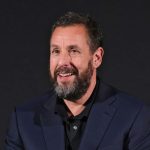 Adam Sandler Khiến Khán Giả Cười Ngất Khi Hứa Làm Thêm 50 Phim Và Nửa Trong Số Đó Sẽ Hay. adam sandler32 hvcljpg