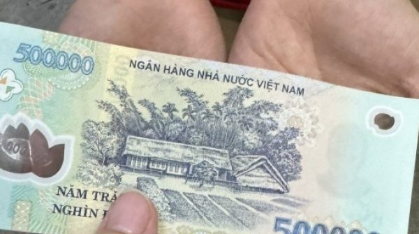 Con dâu cho trẻ ăn xin ngoài đường 500 nghìn, mẹ chồng phản ứng 'gắt' adt1765510110 con dau cho tre an xin ngoai duong 5 anh cat 3 2 auto cropjpg